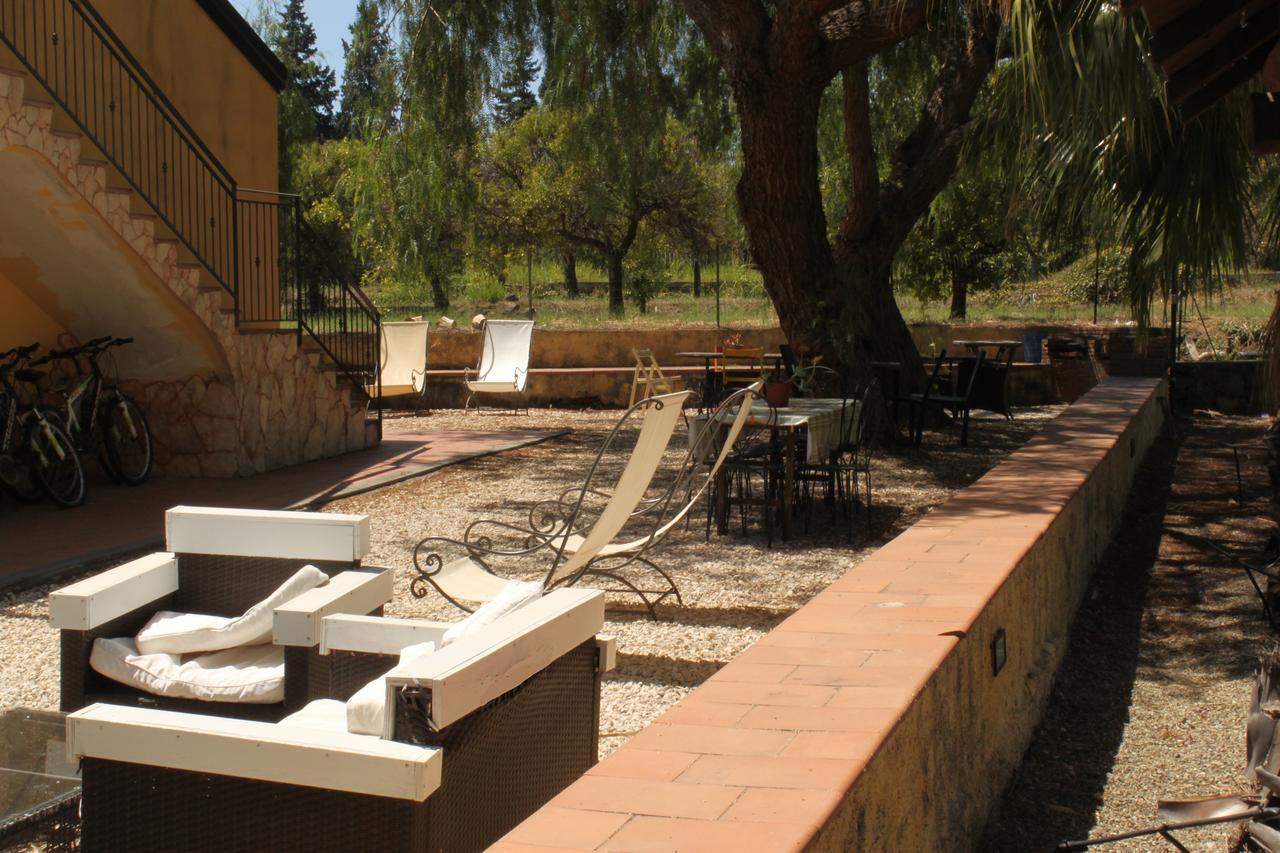 Oasi Del Fiumefreddo Villa ฟิวเมเฟรดโด ดิ ชิซิเลีย ภายนอก รูปภาพ