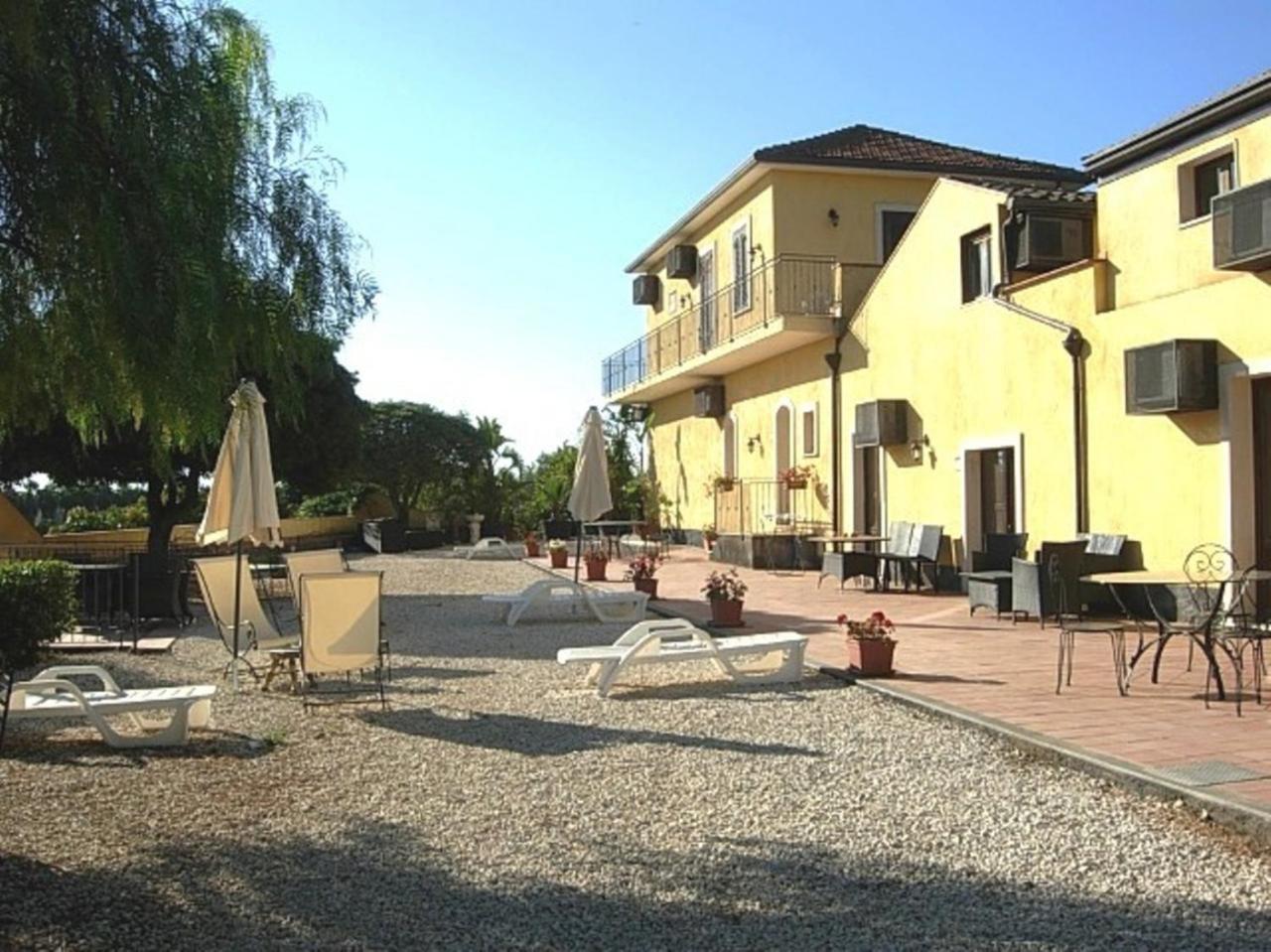 Oasi Del Fiumefreddo Villa ฟิวเมเฟรดโด ดิ ชิซิเลีย ภายนอก รูปภาพ
