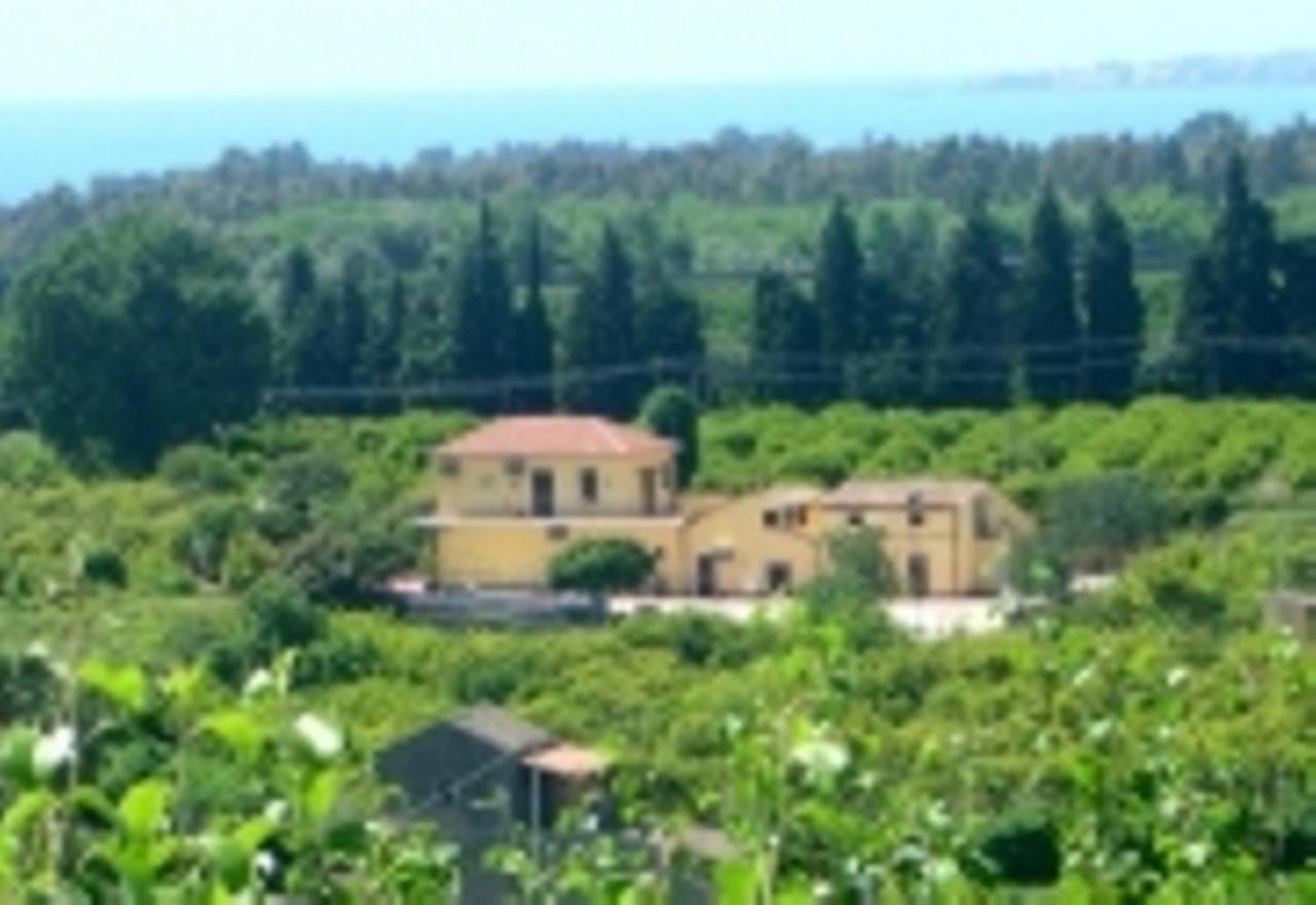 Oasi Del Fiumefreddo Villa ฟิวเมเฟรดโด ดิ ชิซิเลีย ภายนอก รูปภาพ